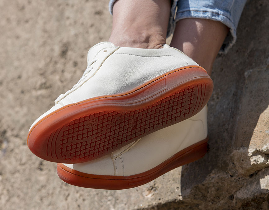 WAES Footwear lanzó unas zapatillas son 100% sin plástico y no residuos